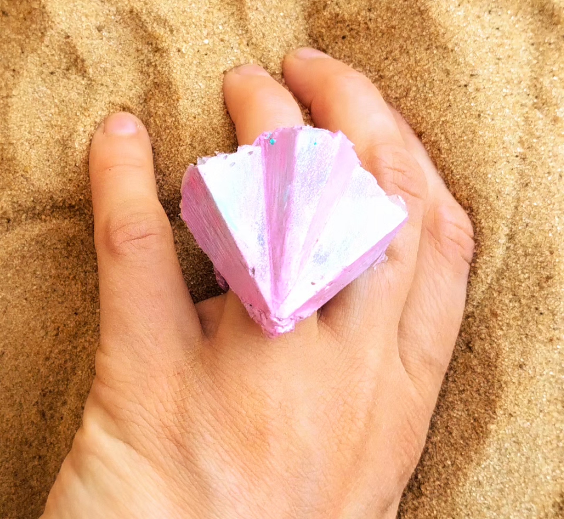 Shell ring designed by Luciana Andrea Sessa.